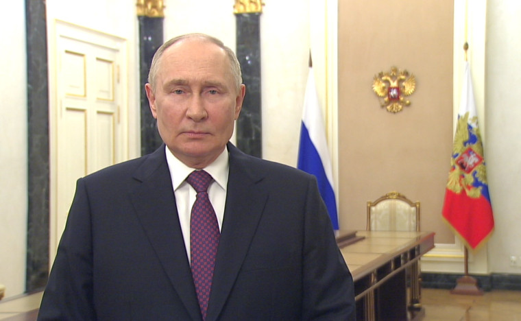 В.В.Путин поздравил учеников с окончанием учебного года..